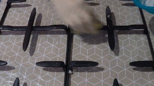 НОВЫЙ СПОСОБ! ЧИСТИМ ГАЗОВУЮ ПЛИТУ (РЕШЕТКУ) ОТ ЗАСТАРЕЛОГО ЖИРА И НАГАРА! смотреть онлайн