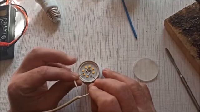 Простой ремонт СВЕТОДИОДНОЙ led лампочки за 5 минут. Как проверить светодиоды лампы. смотреть онлайн