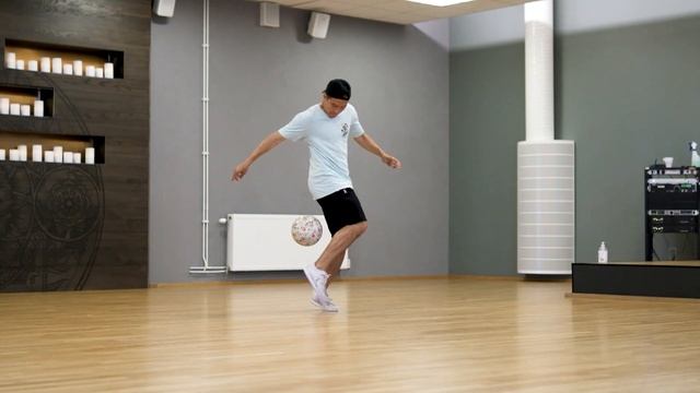 PWGfreestyle - Best Tricks of 2022 - Football Freestyle смотреть онлайн