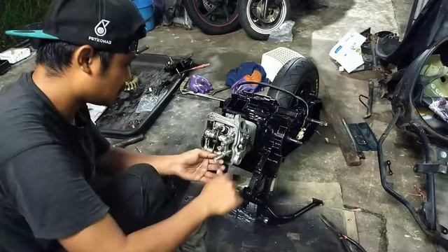 Suzuki VS125 convert 150 смотреть онлайн