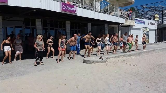 1 мая 2018, завершение фестиваля в Коблево, танцы у Монро смотреть онлайн