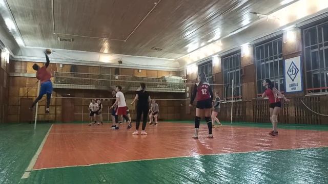 Волейбол, г. Киров, любители. Сервис Clicksport. 18.10.2021 смотреть онлайн