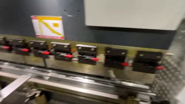 После месяца настройки оборудования, начали работать в пробном режиме, проверяем оборудование.? смотреть онлайн