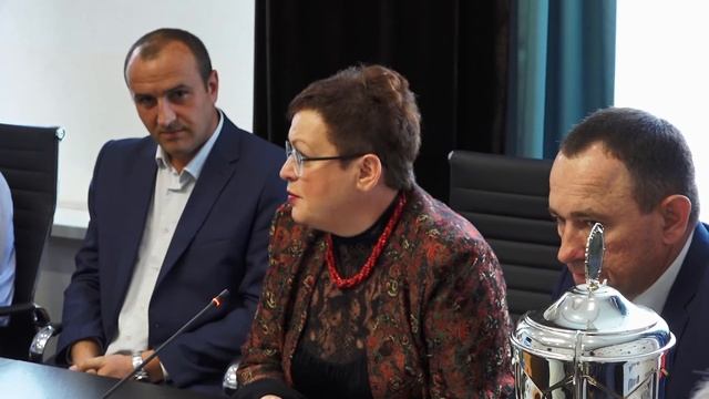 Телефон сам запустил ролик на ютубе во время заседания смотреть онлайн