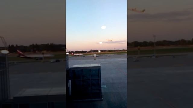 Аэропорт Борисполь , Взлёт самолетов смотреть онлайн