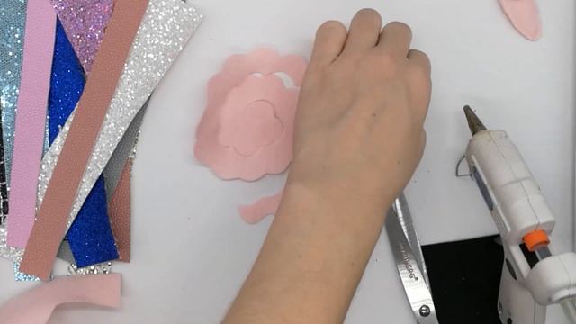 Роза с серединкой из фетра/ цветы из фетра/своимируками/мастер-класс/diy смотреть онлайн