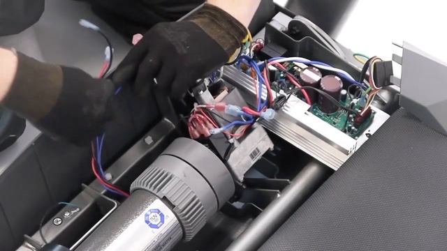 Comment changer le moteur sur les tapis de course TC4 et TC5 ? смотреть онлайн