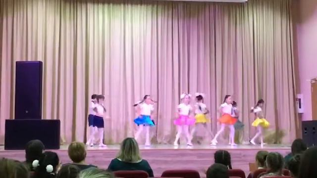 Мисс Изумруд Азерин 2019г.3е класс👋🌹🌹🌹 смотреть онлайн