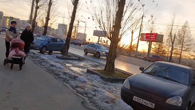 7.11.2023 Гуляем с мамой по Викулова