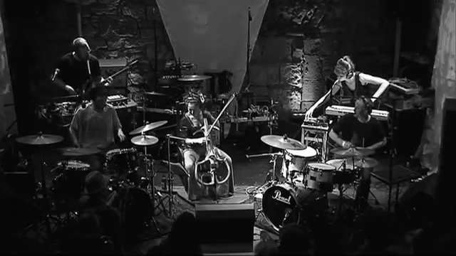 Hidden Orchestra - Wandering [Live] смотреть онлайн