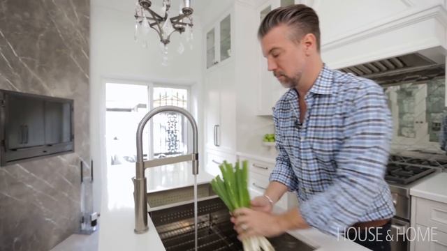 Kitchen Tour | Designer Andrew Pike’s Glamorous Kitchen Makeover смотреть онлайн