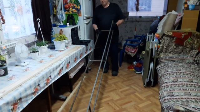 КАК СДЕЛАТЬ ПОЛКИ ПОД ПОТОЛКОМ НА ДАЧЕ ИЗ ПРОФИЛЬНОЙ ТРУБЫ И ФАНЕРЫ. смотреть онлайн