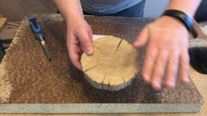 Подставка для кухонного ножа из спила дубового столба  своими руками