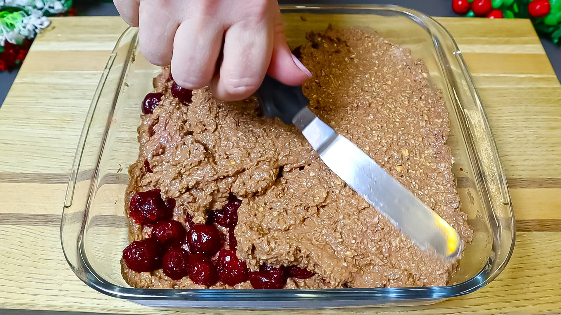 Шоколадный торт с вишней за 10 минут. Очень вкусный и простой в приготовлении. Без сахара.