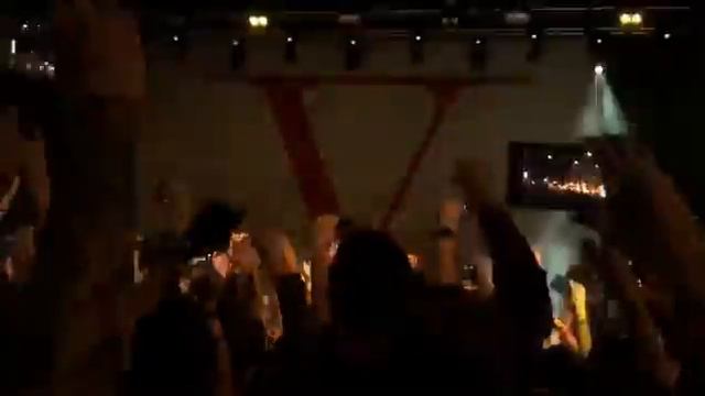 Hollywood Undead исполняет песню Rammstein смотреть онлайн
