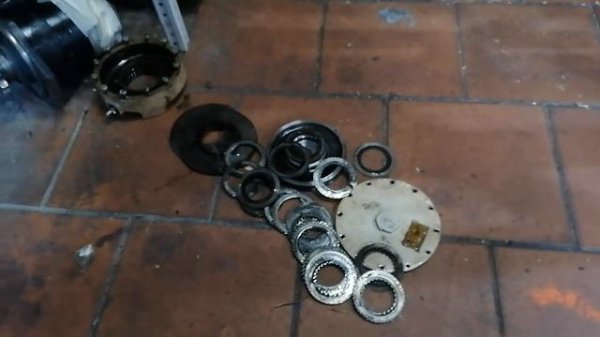 LOCUST 752 неисправность гидромотора REXROTH MCR565. Ремонт гидравлики REXROTH.