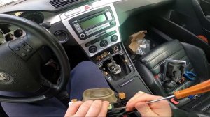 Замена штатной ручки КПП на новую с Passat b7