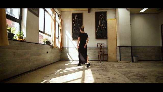 A Flamenco Dancer Tries Halo Sport - The Mario Marzo Series смотреть онлайн