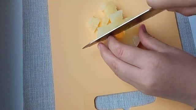 Спорим вы точно не пробовали такую вкуснятину САЛАТ ИЗ АНАНАСА такой вкусный попробуйте приготовит смотреть онлайн