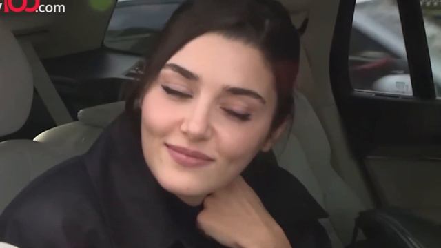 Hande Erçel answered the slander that they had love with her friend! смотреть онлайн