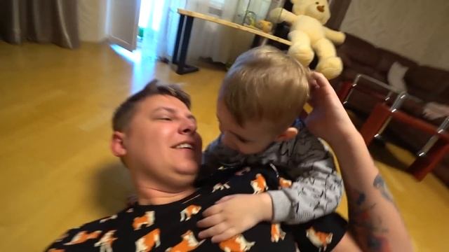 ДАНЮ УКУСИЛА ПЧЕЛА? смотреть онлайн