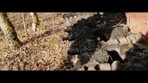 Нашли в лесу брошенный трактор