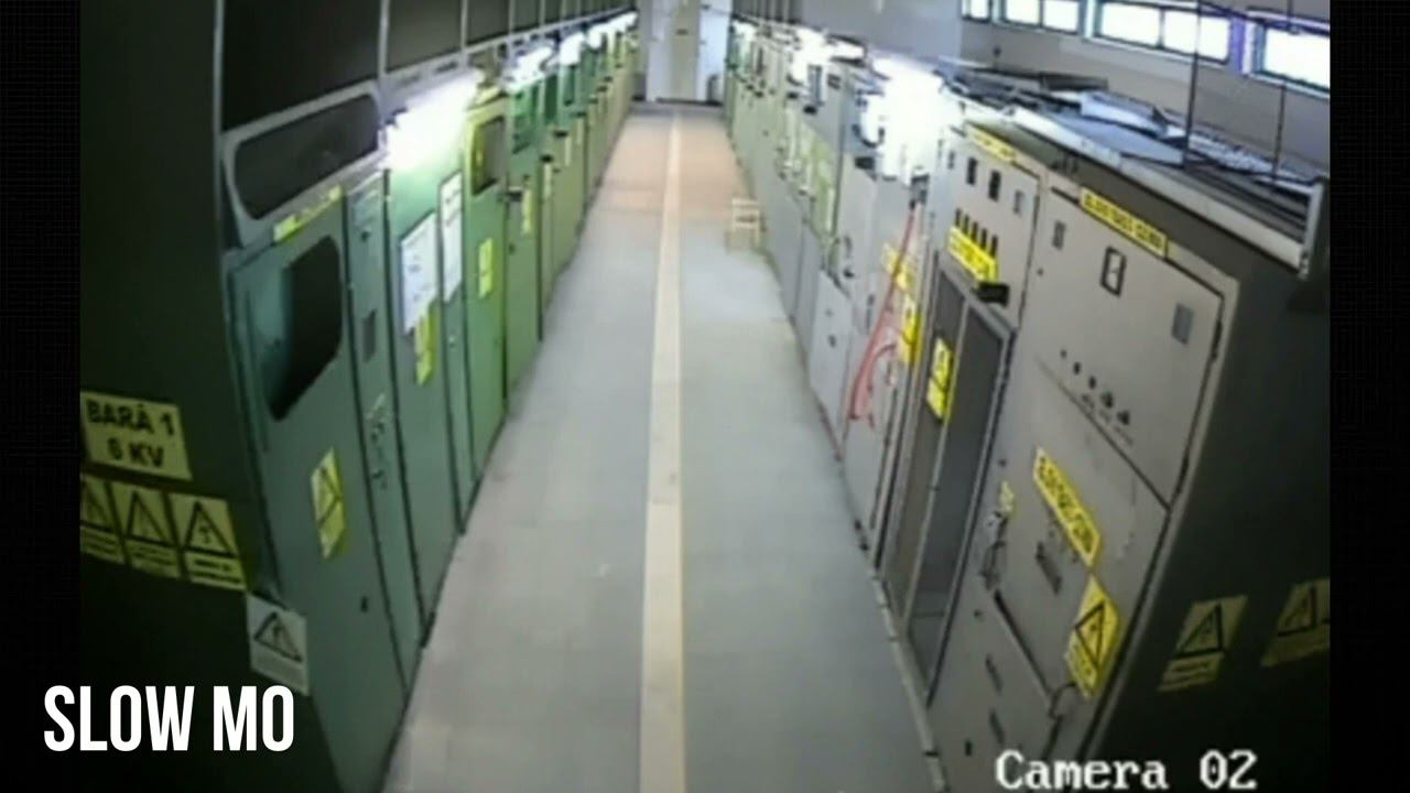 Короткое замыкание с возгоранием из-за пробоя изоляции в ячейке 6кВ смотреть онлайн