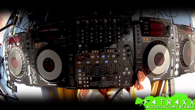 Summer Is Here смотреть онлайн