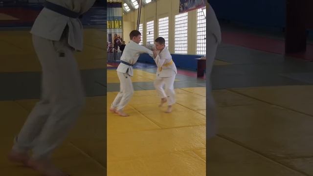 Соревнования по дзюдо в честь дня космонавтики 08.04 2023 я в жёлтом поясе занял 3 место смотреть онлайн