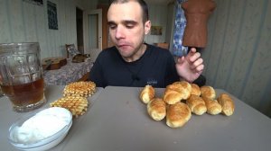 МУКБАНГ АСМР СЫРНИКИ / КРУАССАНЫ / ВАФЛИ / ШОКОЛАД / СМЕТАНА / и КОФЕ / EATING ASMR Mukbang #597