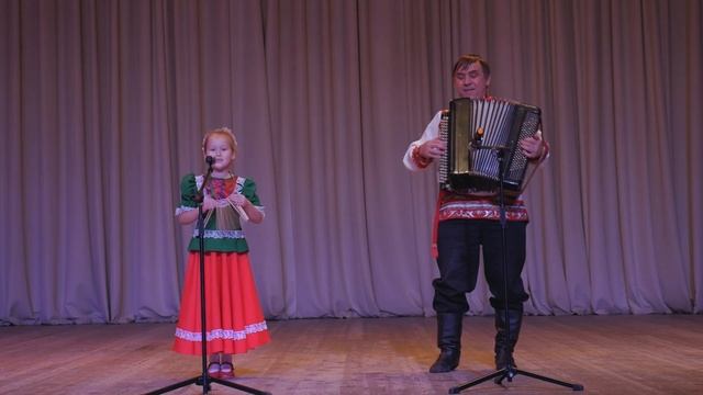 Шмелева Мария. Песня донских казаков "Посею лебеду" 2.01 мин. смотреть онлайн
