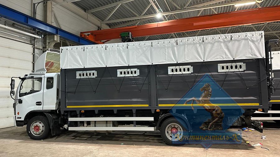 Изготовили 2 скотовоза на шасси Dongfeng C120L смотреть онлайн