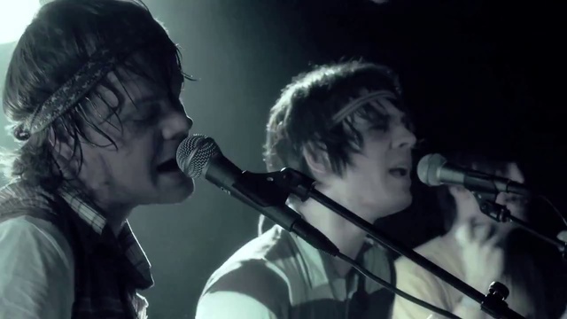  Team Me - With My Hands Covering Both of My Eyes I Am Too Scared to Have A Look at You Now смотреть онлайн