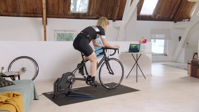 Tacx Flux S Smart Entrenador Inteligente de Ciclismo смотреть онлайн