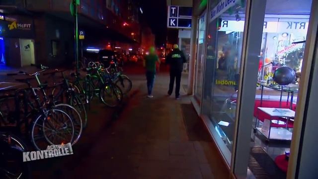 Stress mit Türstehern! Aggro-Bande kommt nicht in die Disco! | Achtung Kontrolle | Kabel Eins смотреть онлайн