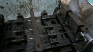 Как в Китае делают рыболовные крючки ))) Станки