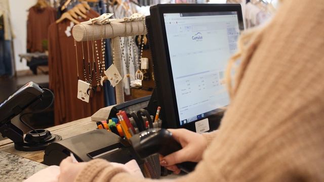 How Trendy Retailer Improves Customer Service w/ Modern Point of Sale (POS) System смотреть онлайн