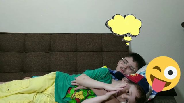 JOHNNY JOHNNY! YES, PAPA смотреть онлайн