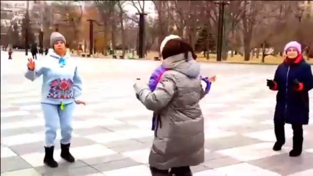ДРУГОГО ТАКОГО,КАК ТЫ,ЗОЛОТОГО,НИГДЕ НЕ НАЙТИ! смотреть онлайн