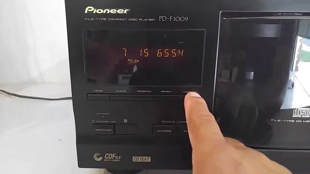 Pioneer PD-F1009 300+1 Disc CD Player смотреть онлайн