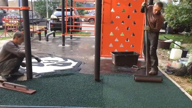 Бесшовное резиновое покрытие спортивной площадки на ул. Удальцова 73 смотреть онлайн