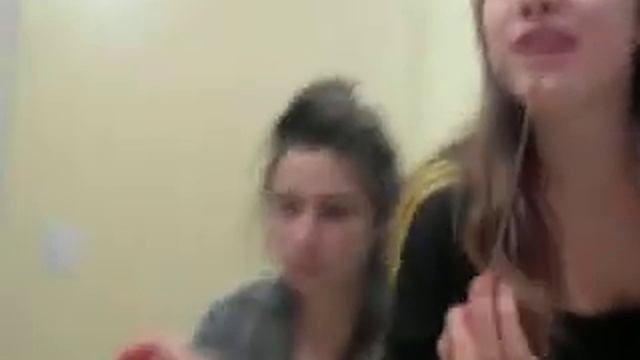 FONDIU ENTRE AMIGAS смотреть онлайн