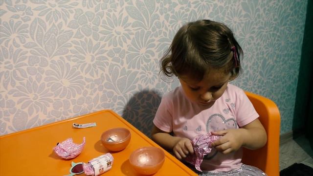 Открывают сюрпризы LOL Baby Куклы меняют цвет. CONFETTI POP LOL Dolls Surprise своими руками смотреть онлайн