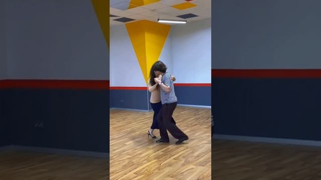 Комбо для вальса. Выход через крест. Аргентинское танго. #bogdantango #богдантанго #tango #танго смотреть онлайн