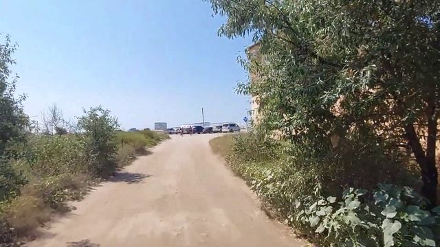 В ШТОРМОВОЕ ЛЮДЕЙ ПРИЕХАЛО, НА ПЛЯЖЕ ? НЕГДЕ ЯБЛОКУ УПАСТЬ смотреть онлайн