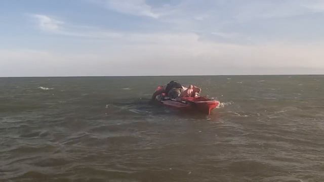 Seguridad en Kayak Fishing #4 - Que hacer si perdemos o se rompe el remo смотреть онлайн