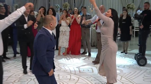 Mugenni Dana Durdana Toyda Reqsi İlə Ekskluziv Göruntuleri ?