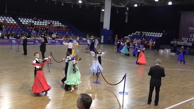 D класс Юниоры 1 1/2 финала стандарт смотреть онлайн