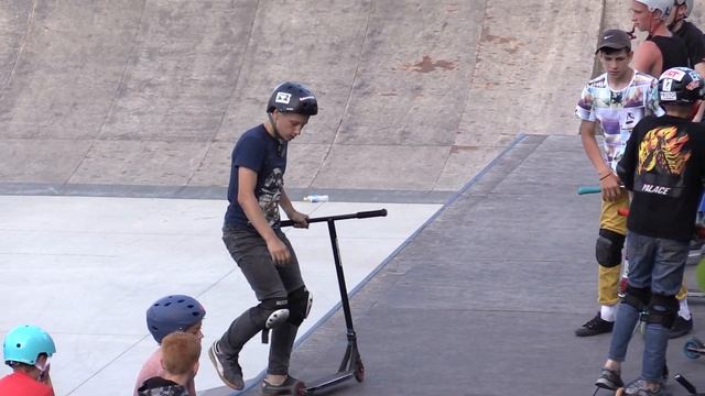 Маслов Александр best trick - Oxelo Freestyle Scooter Contest в Алтуфьево смотреть онлайн