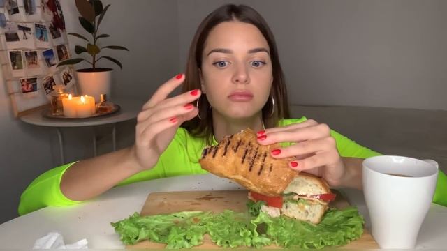 ЕМ И ХУДЕЮ? КНИГИ, ИЗМЕНИВШИЕ МЕНЯ? || МУКБАНГ сэндвич индейка креветки || MUKBANG не асмр смотреть онлайн